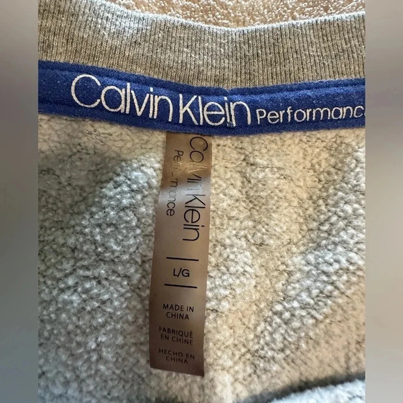 Calvin Klein Performance Cropped Crewneck Size Large Gray Athletic Sporty - Picture 4 of 6